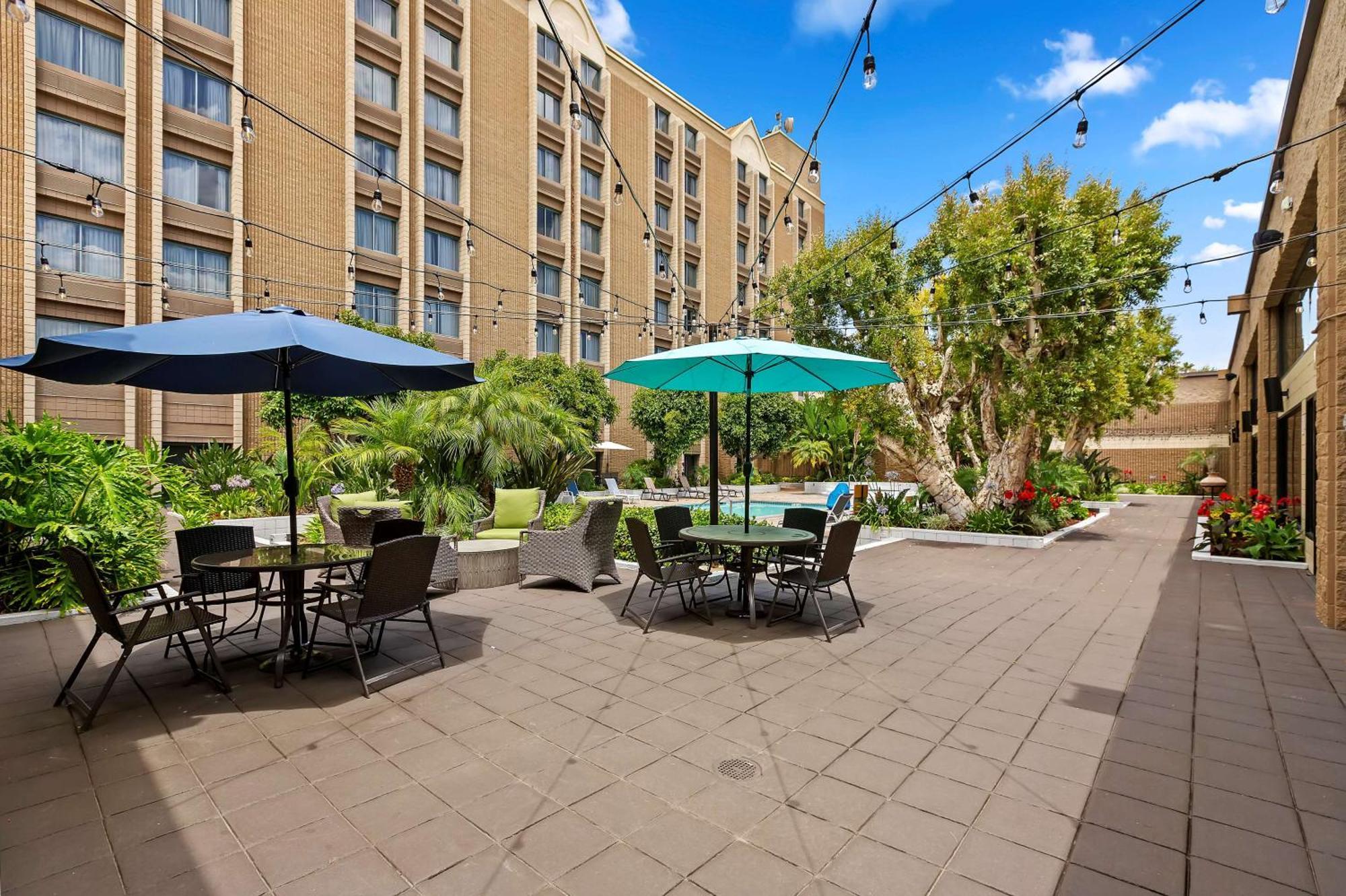 Doubletree By Hilton Whittier Hotel Exterior foto
